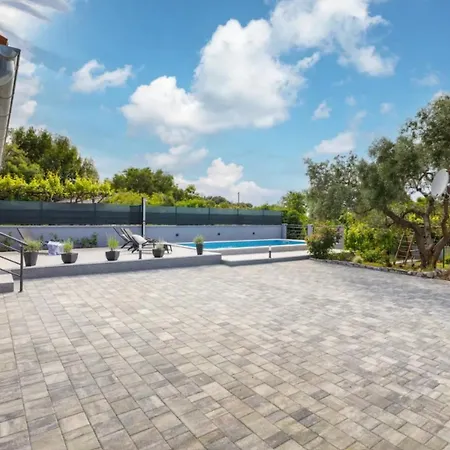 Private Swiming Pool Pula